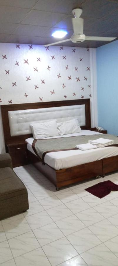 קולומבו Sajana Grand Metro Hotel מראה חיצוני תמונה